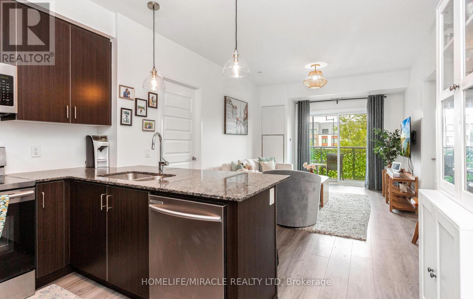 204 - 128 Grovewood Common, Oakville, Ontario  L6H 0X3 - Photo 7 - W12294974