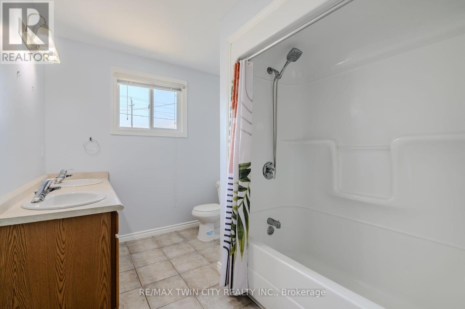 880 A Colborne Street, Brant, Ontario  N3S 3T1 - Photo 18 - X12295028