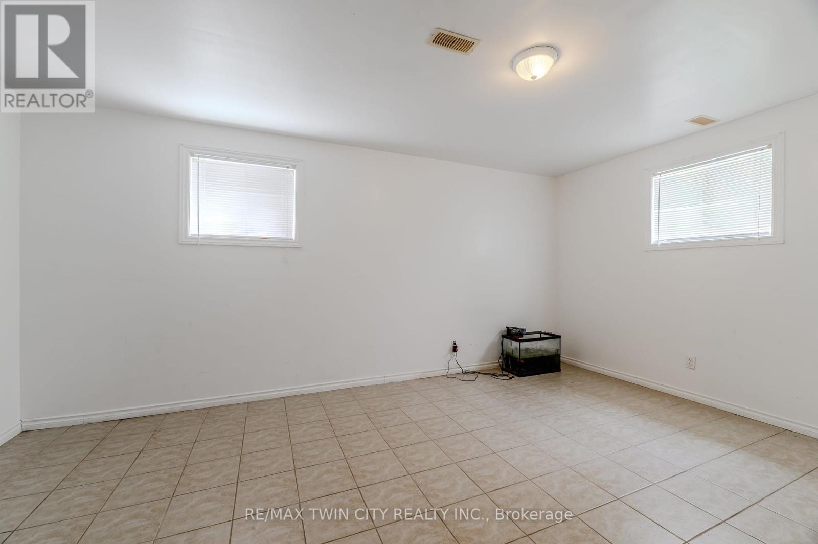 880 A Colborne Street, Brant, Ontario  N3S 3T1 - Photo 24 - X12295028
