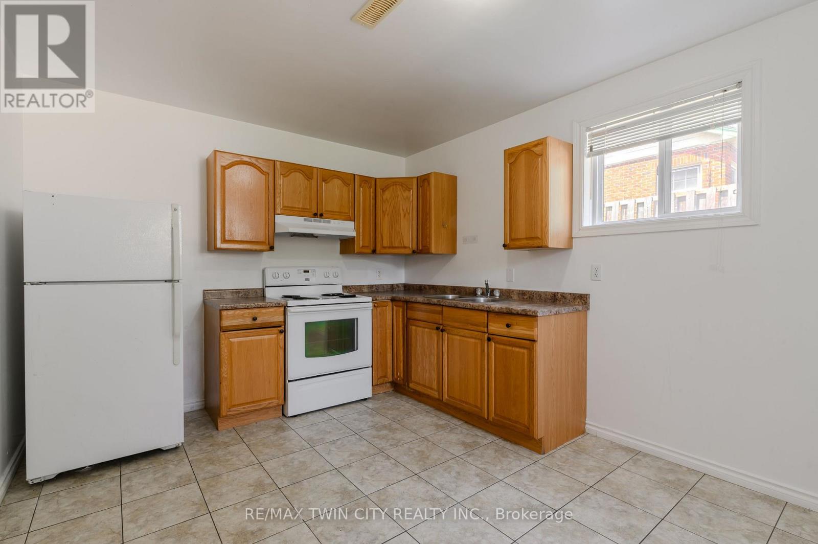 880 A Colborne Street, Brant, Ontario  N3S 3T1 - Photo 27 - X12295028
