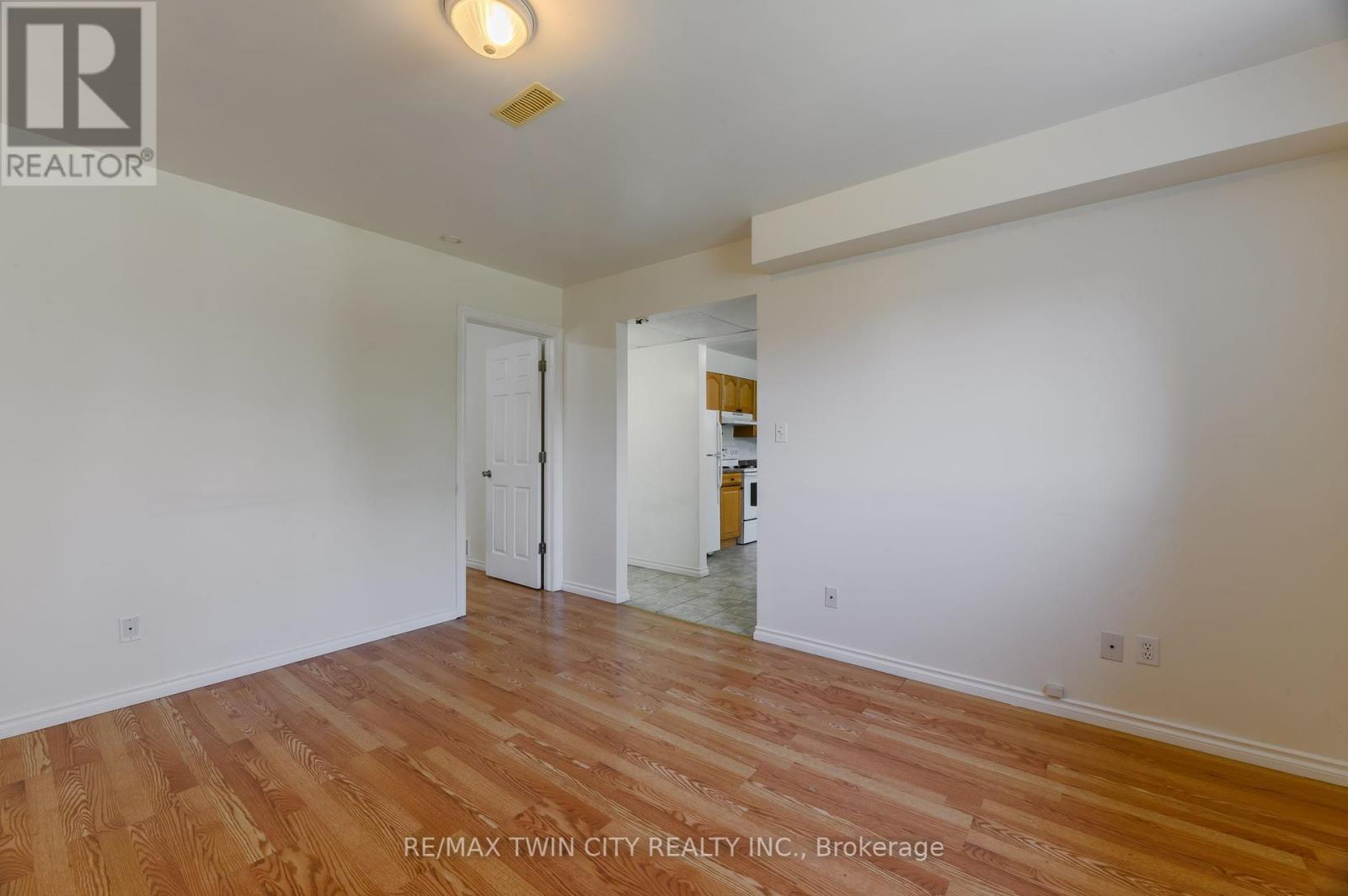 880 A Colborne Street, Brant, Ontario  N3S 3T1 - Photo 30 - X12295028