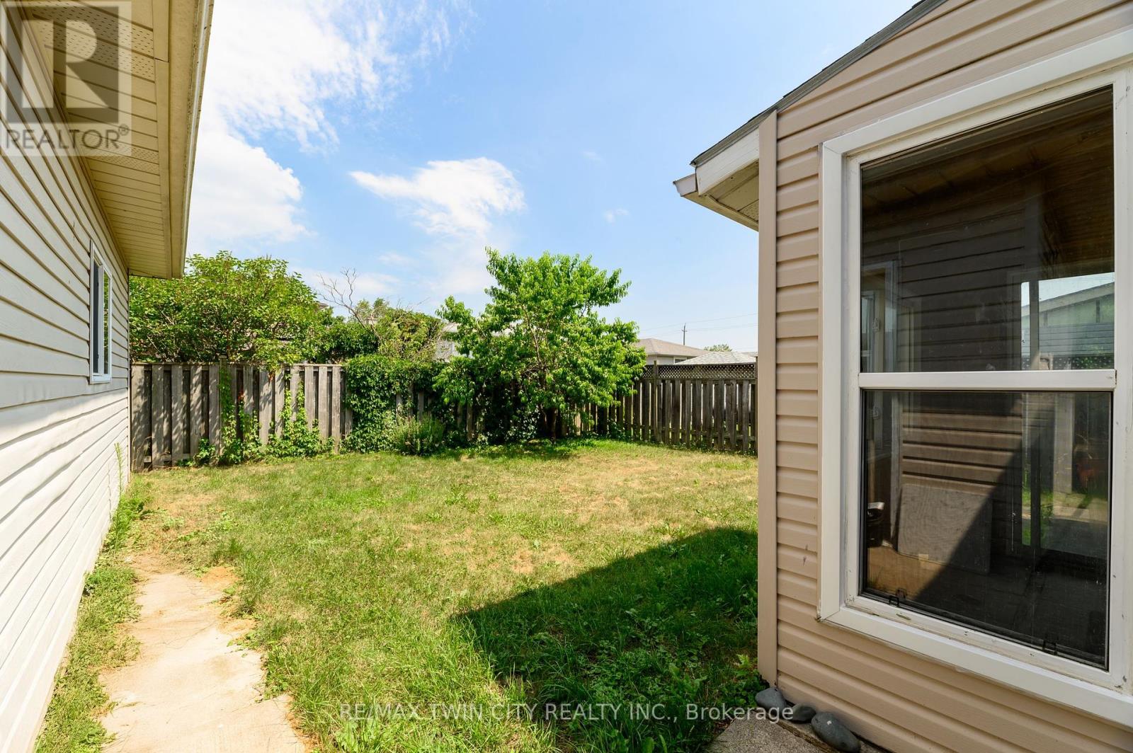 880 A Colborne Street, Brant, Ontario  N3S 3T1 - Photo 7 - X12295028