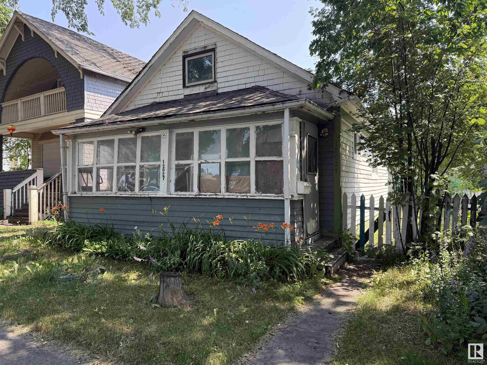 Property at 12027 93 ST NW image 1