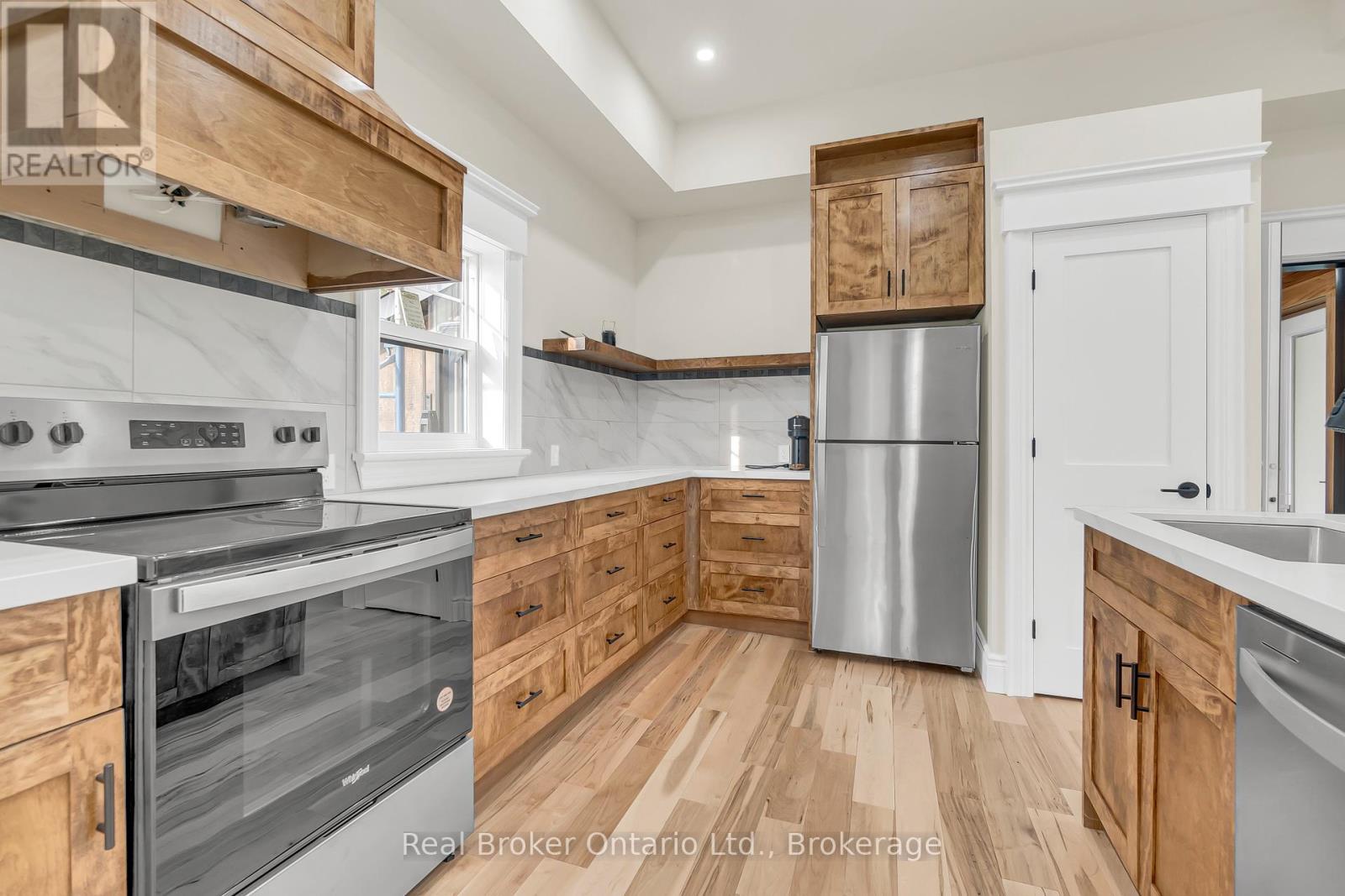 16 Hillcrest Street W, South Bruce, Ontario  N0G 2S0 - Photo 13 - X12295061