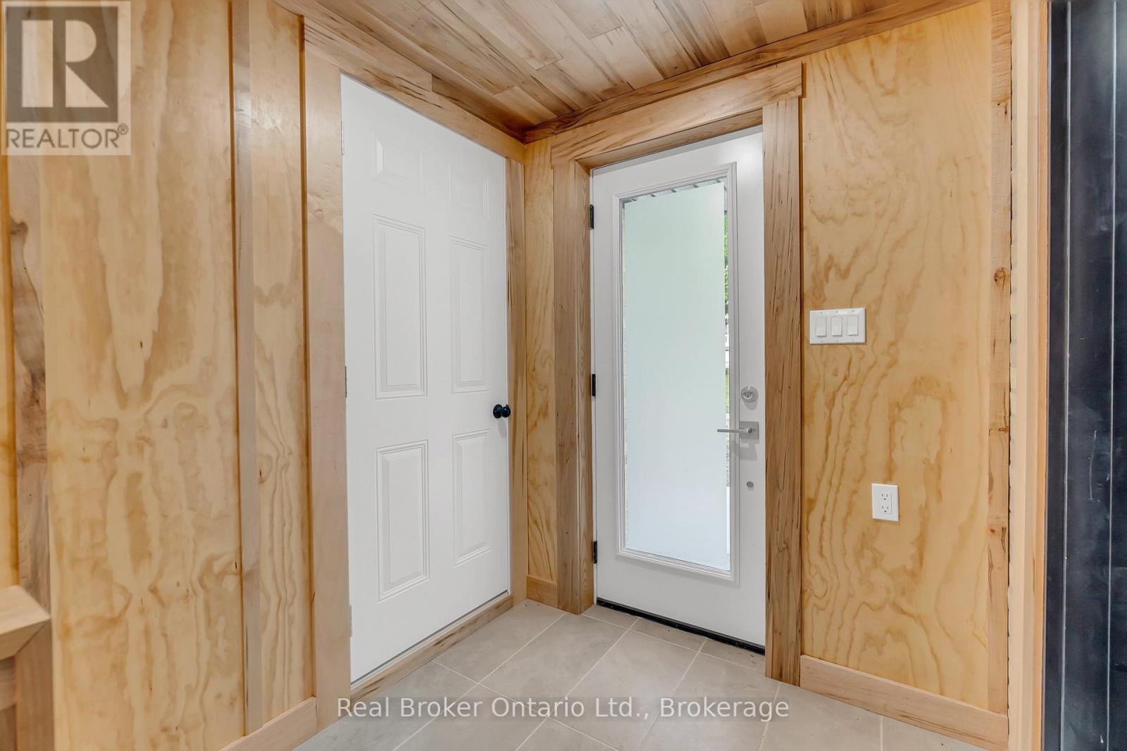 16 Hillcrest Street W, South Bruce, Ontario  N0G 2S0 - Photo 18 - X12295061