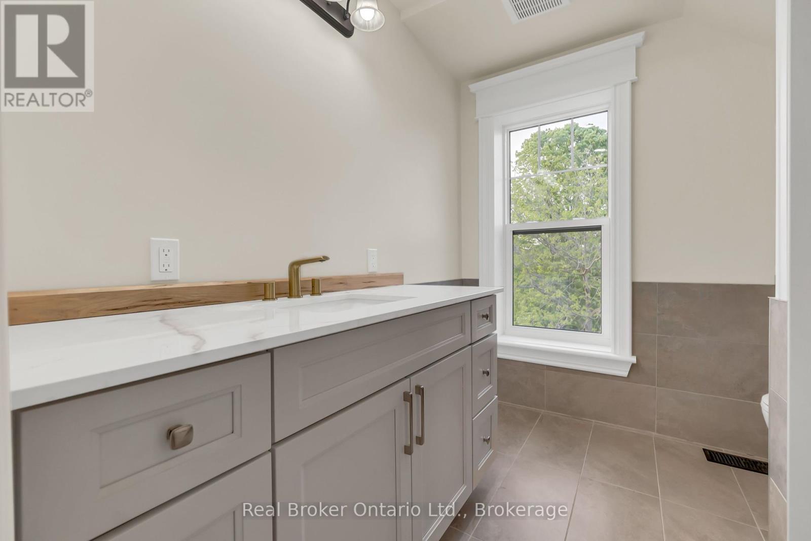 16 Hillcrest Street W, South Bruce, Ontario  N0G 2S0 - Photo 29 - X12295061