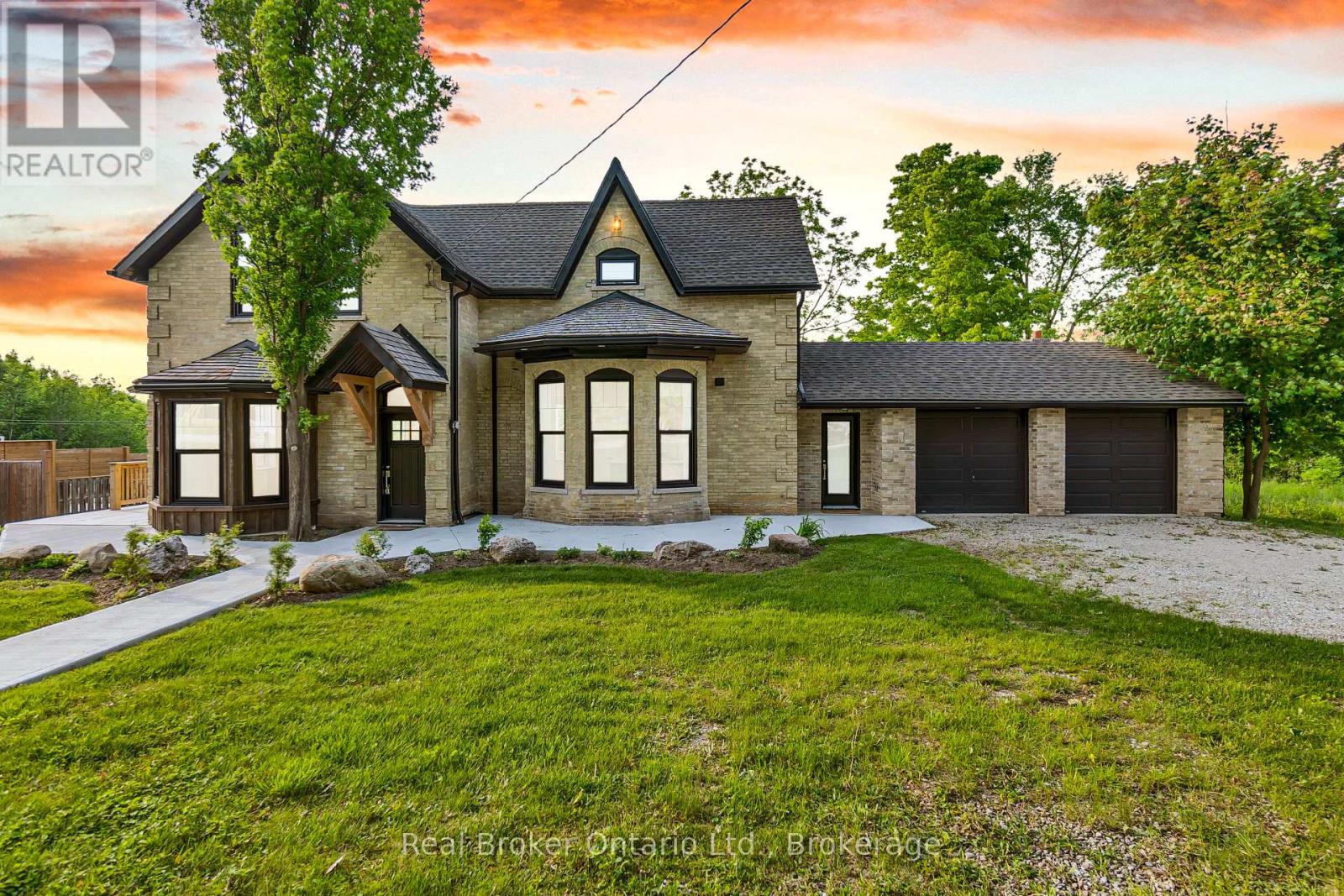 16 Hillcrest Street W, South Bruce, Ontario  N0G 2S0 - Photo 3 - X12295061