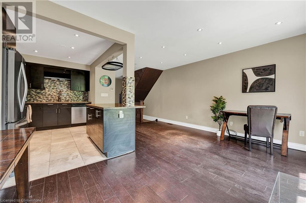 Property at 304G BLUEVALE Street N Unit# 38 image 5