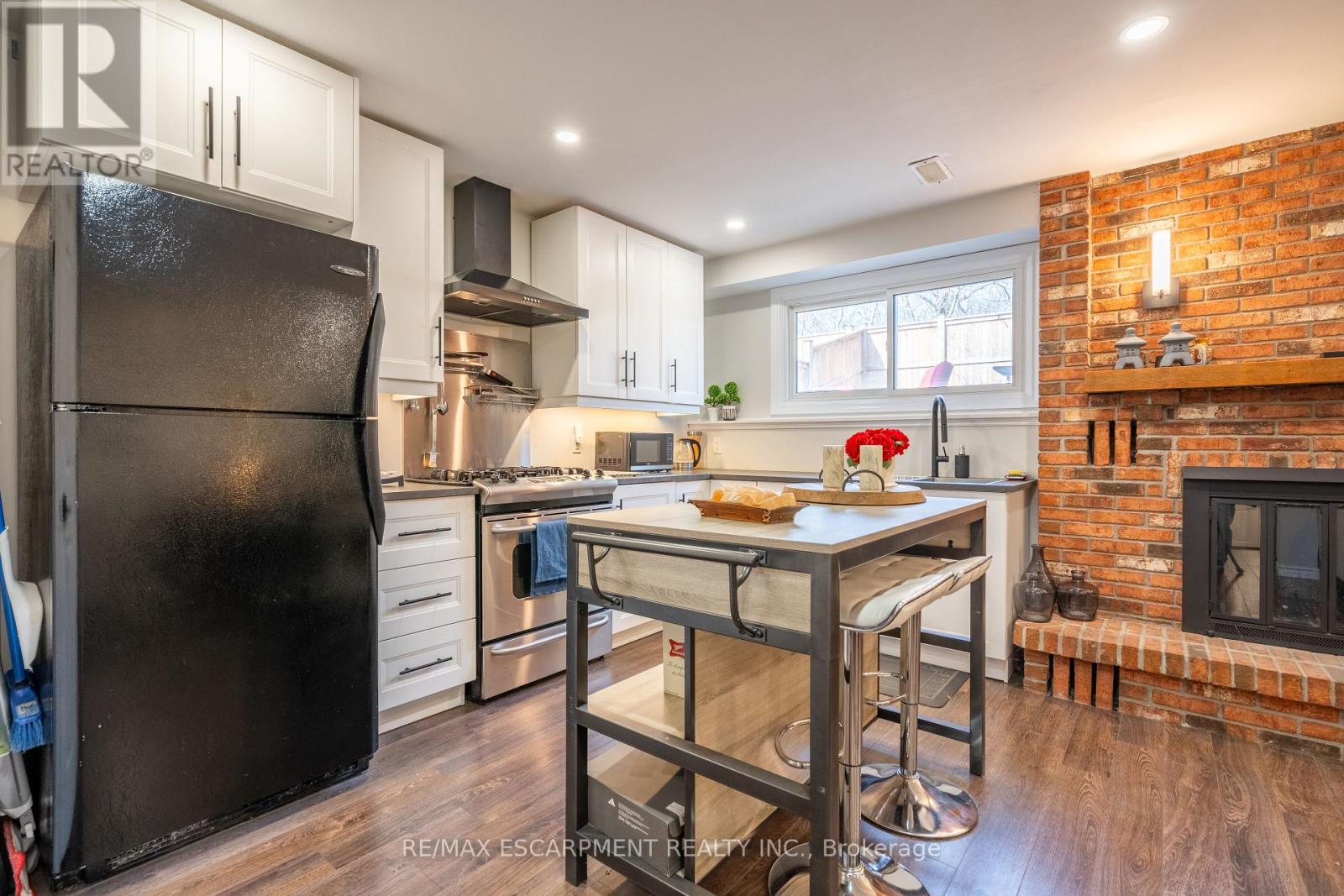 84 Sandra Crescent, Grimsby, Ontario  L3M 4Y7 - Photo 21 - X12295071