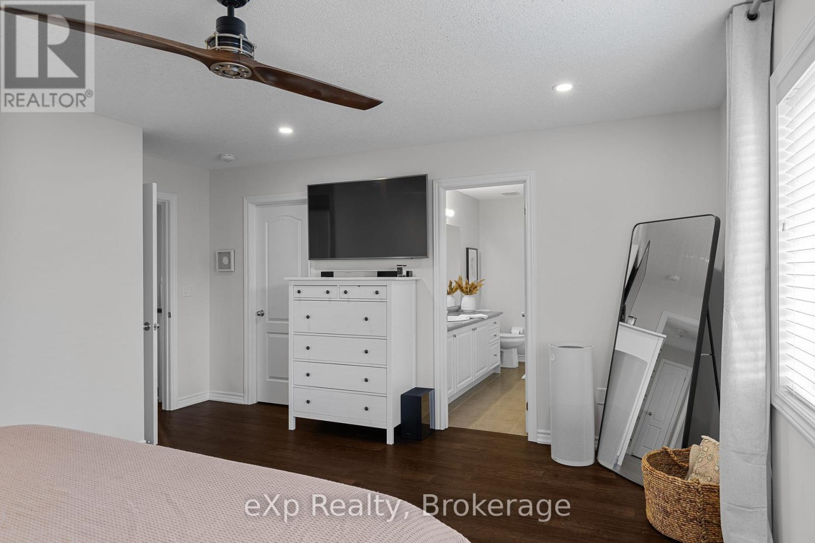 63 Decarolis Crescent, Essa, Ontario  L0M 1B4 - Photo 20 - N12294724