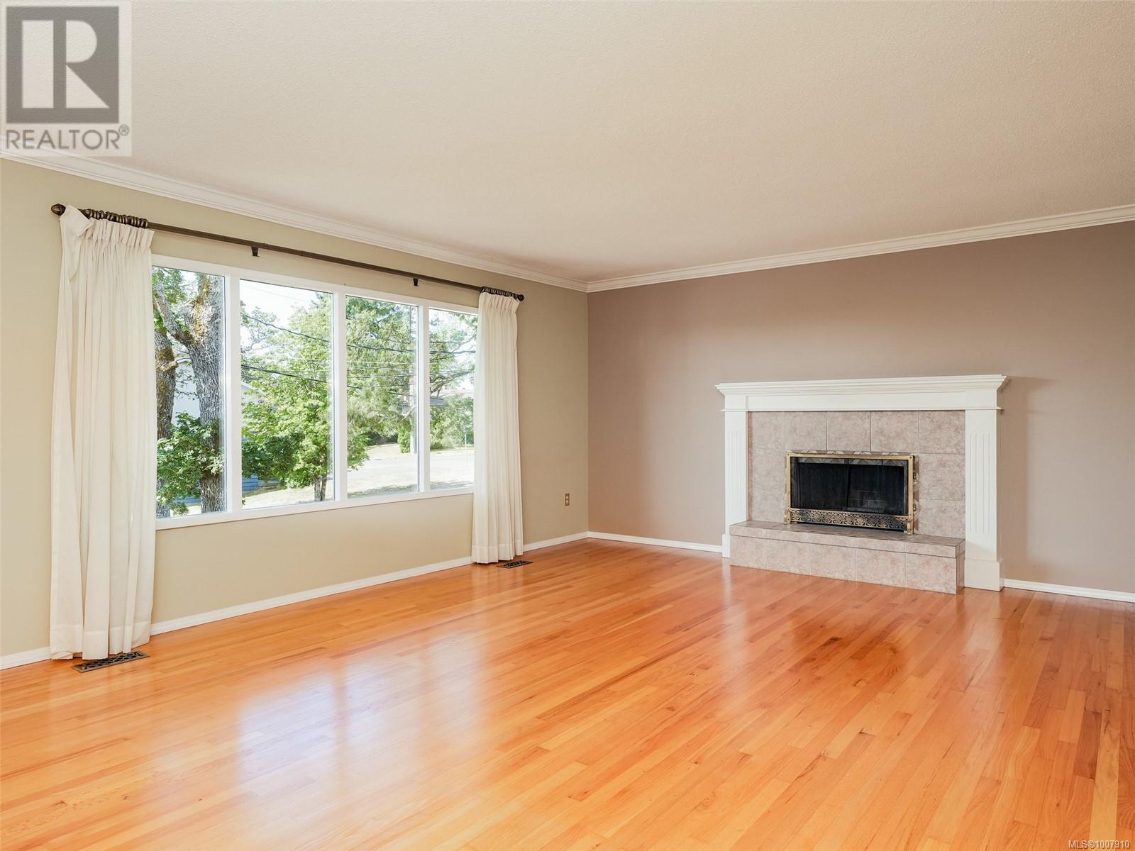 Property at 1470 Banff Pl image 3