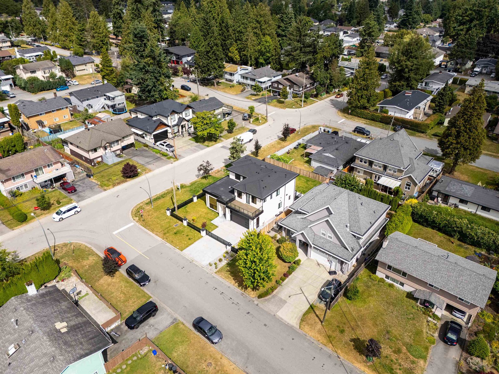 Property at 9524 118 STREET image 3