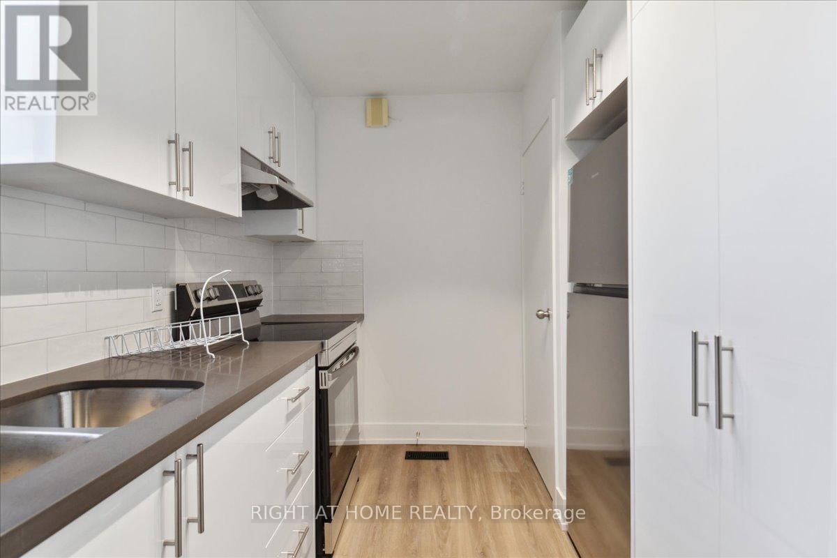 Upper - 35 Ingleside Drive, Toronto, Ontario  M3K 1V2 - Photo 3 - W12295095