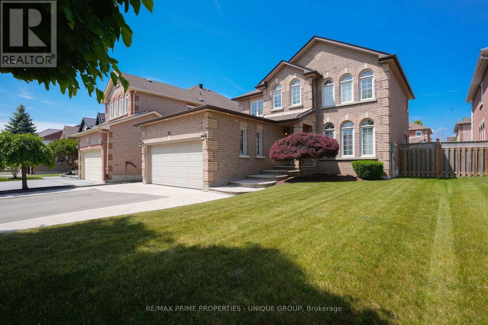 Property at 81 DEIB CRESCENT image 2