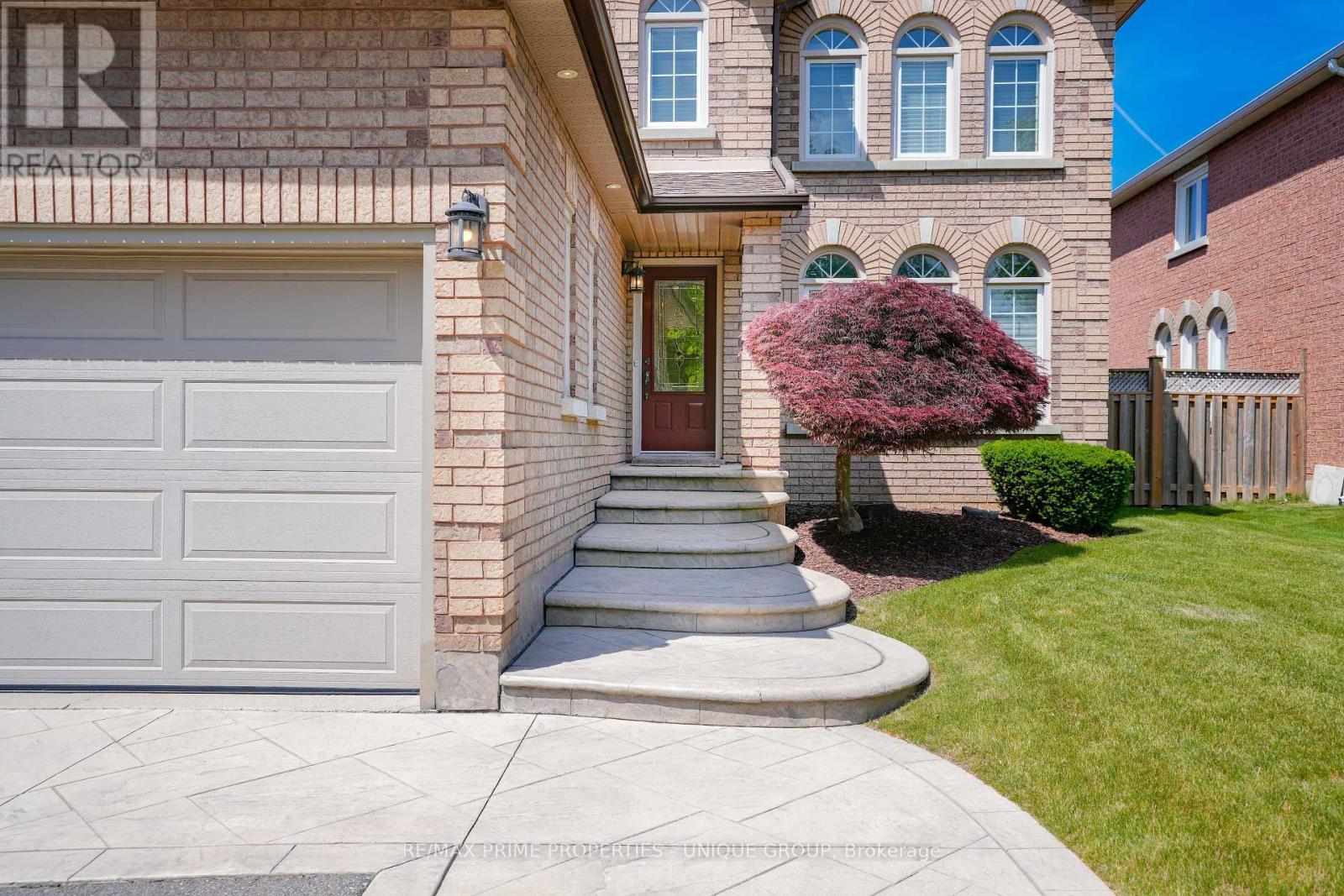 Property at 81 DEIB CRESCENT image 4