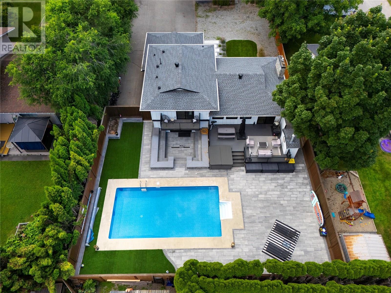 4265 Lakeshore Road, Kelowna, British Columbia  V1W 1W2 - Photo 55 - 10354209