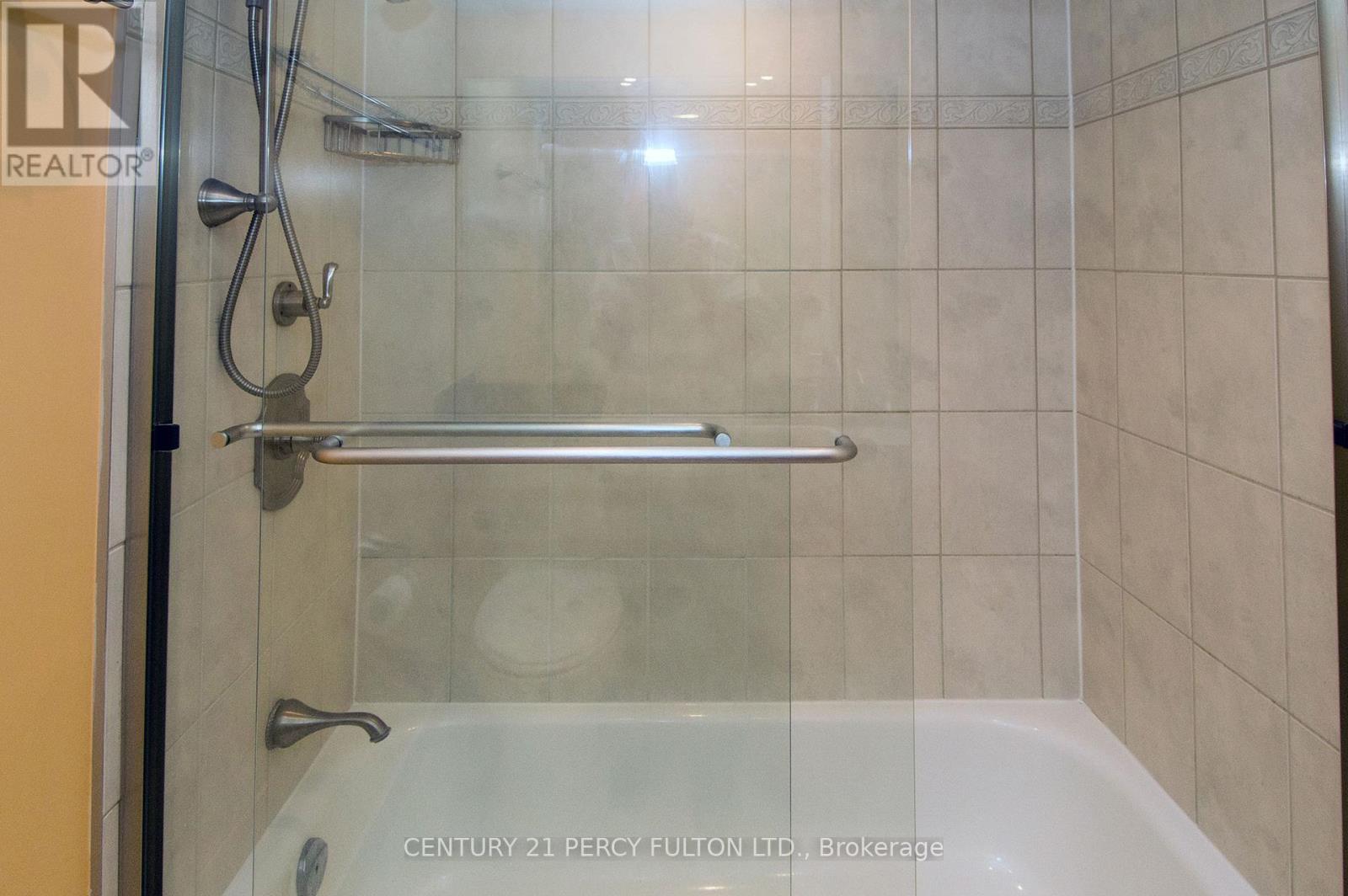 2105 - 5 Concorde Place, Toronto, Ontario  M3C 3M8 - Photo 16 - C12294828