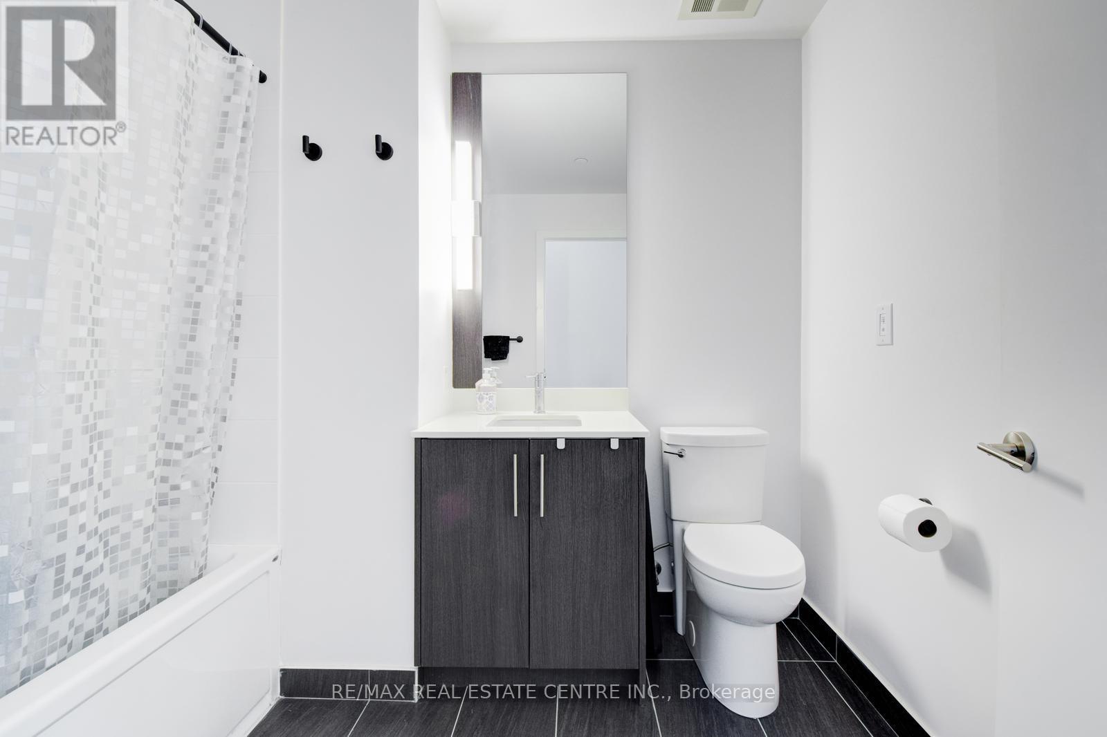 202 - 215 Veterans Drive, Brampton, Ontario  L7A 4S6 - Photo 11 - W12295173