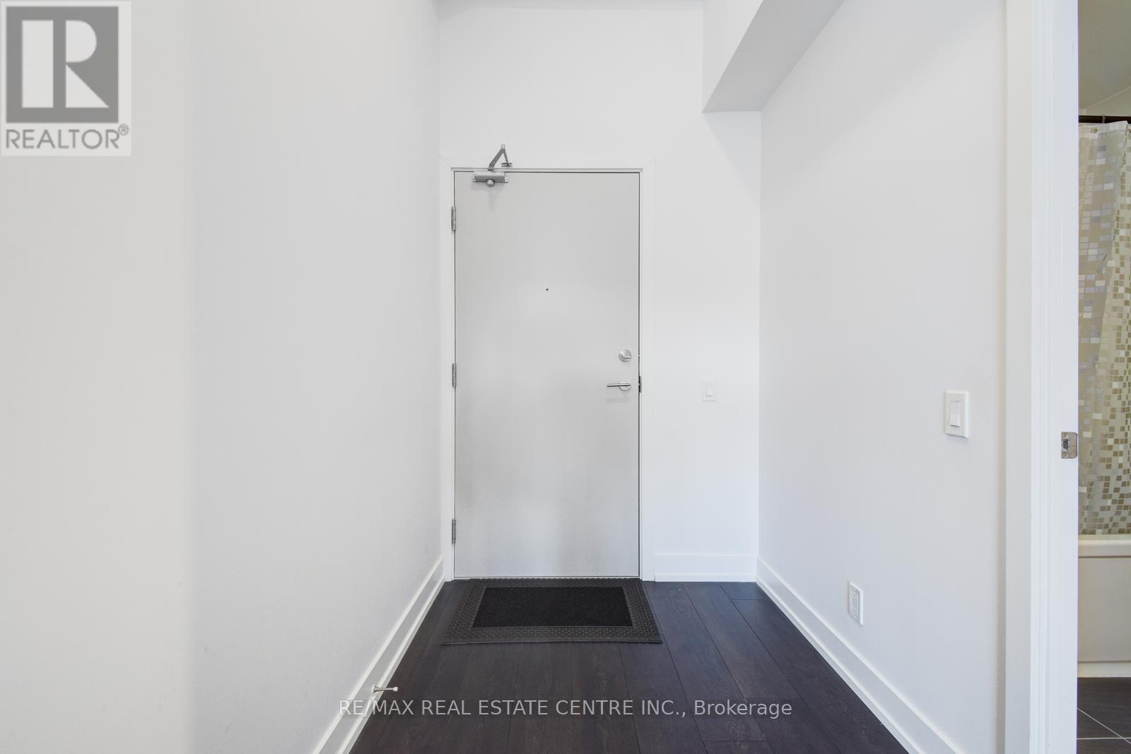 202 - 215 Veterans Drive, Brampton, Ontario  L7A 4S6 - Photo 7 - W12295173