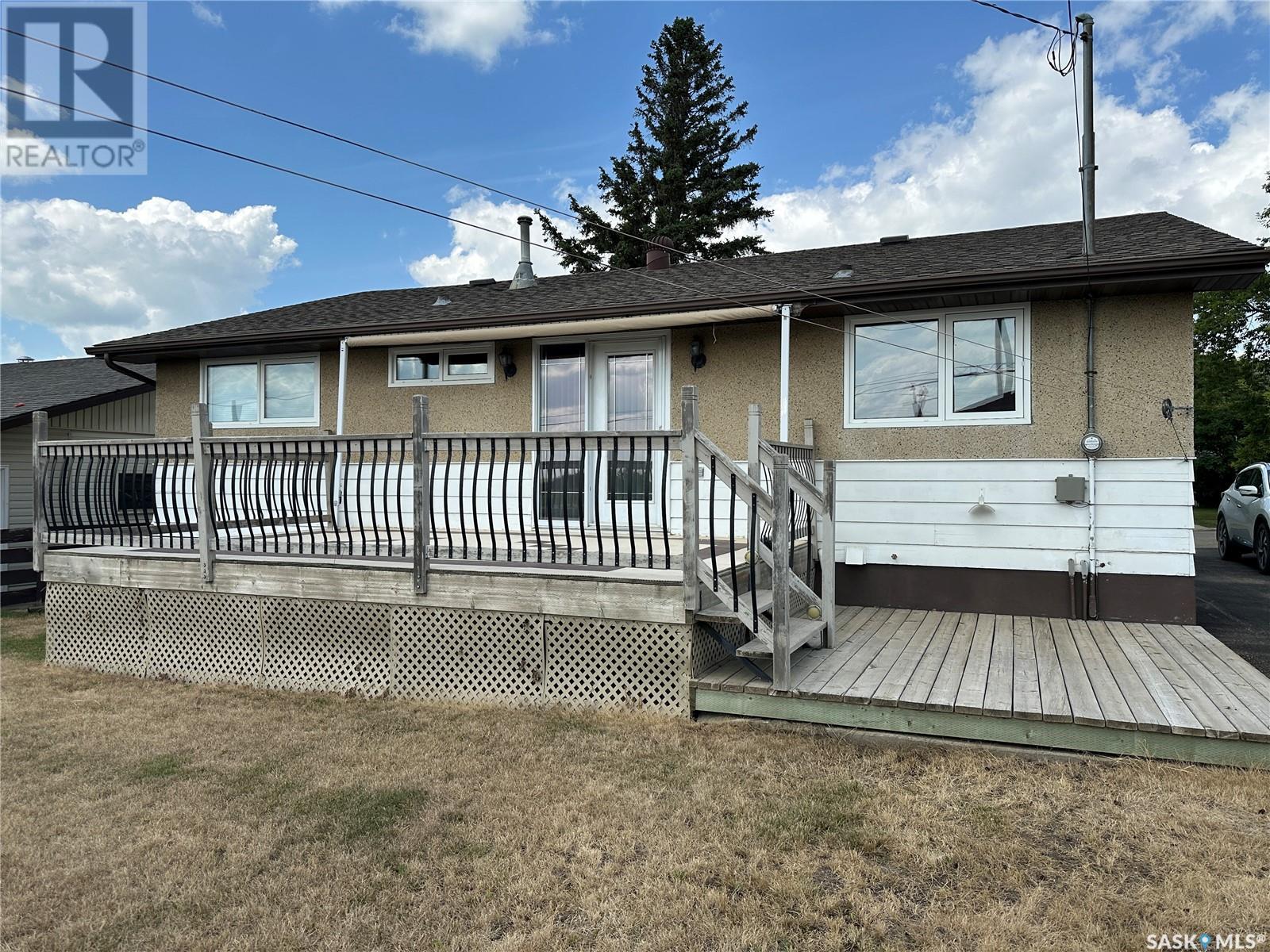 96 9th Avenue Se, Weyburn, Saskatchewan  S4H 1Z7 - Photo 41 - SK013139
