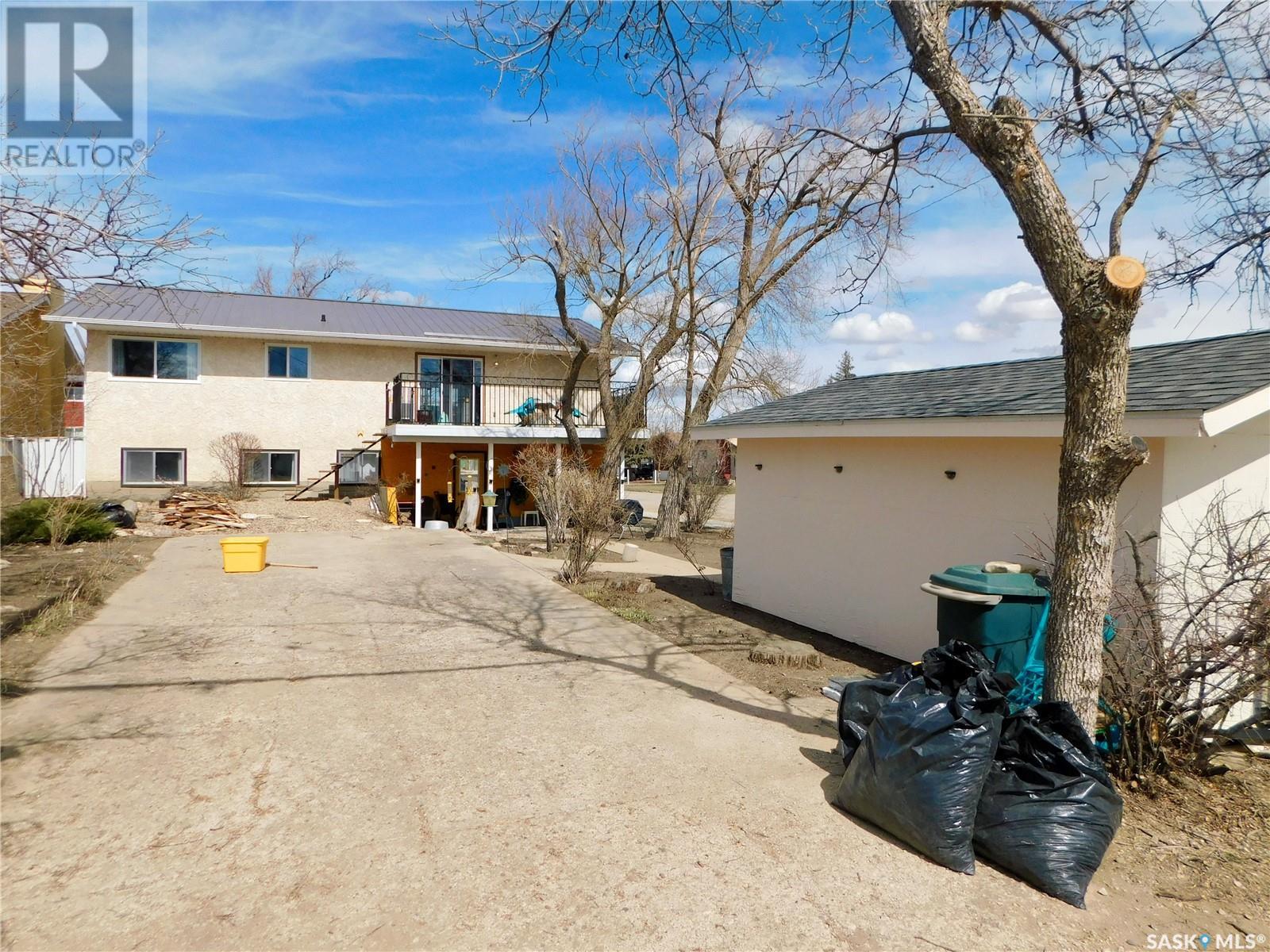 254 2nd Avenue E, Gravelbourg, Saskatchewan  S0H 1X0 - Photo 34 - SK002333