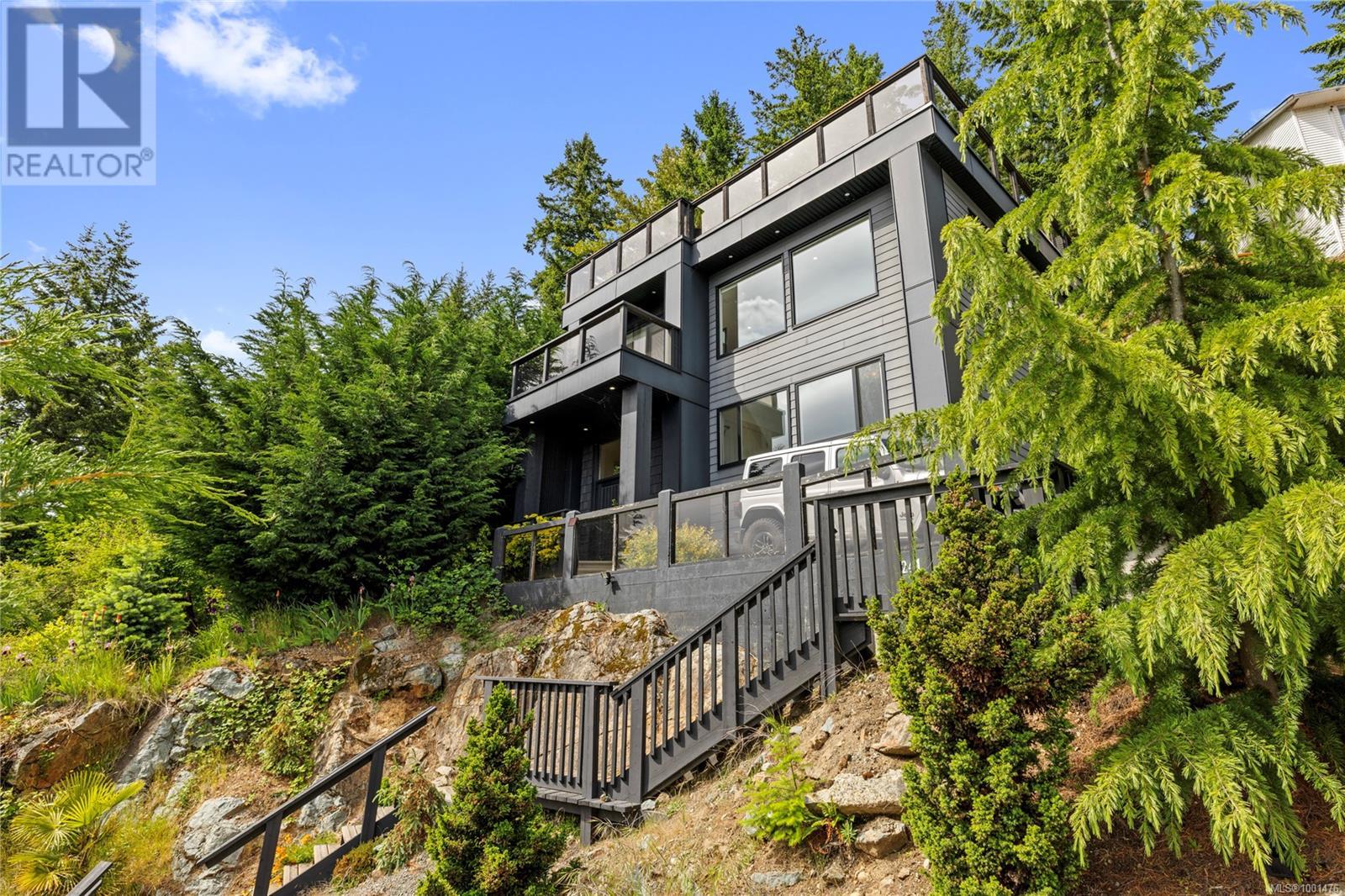 Property at 241 Woodhaven Dr image 4
