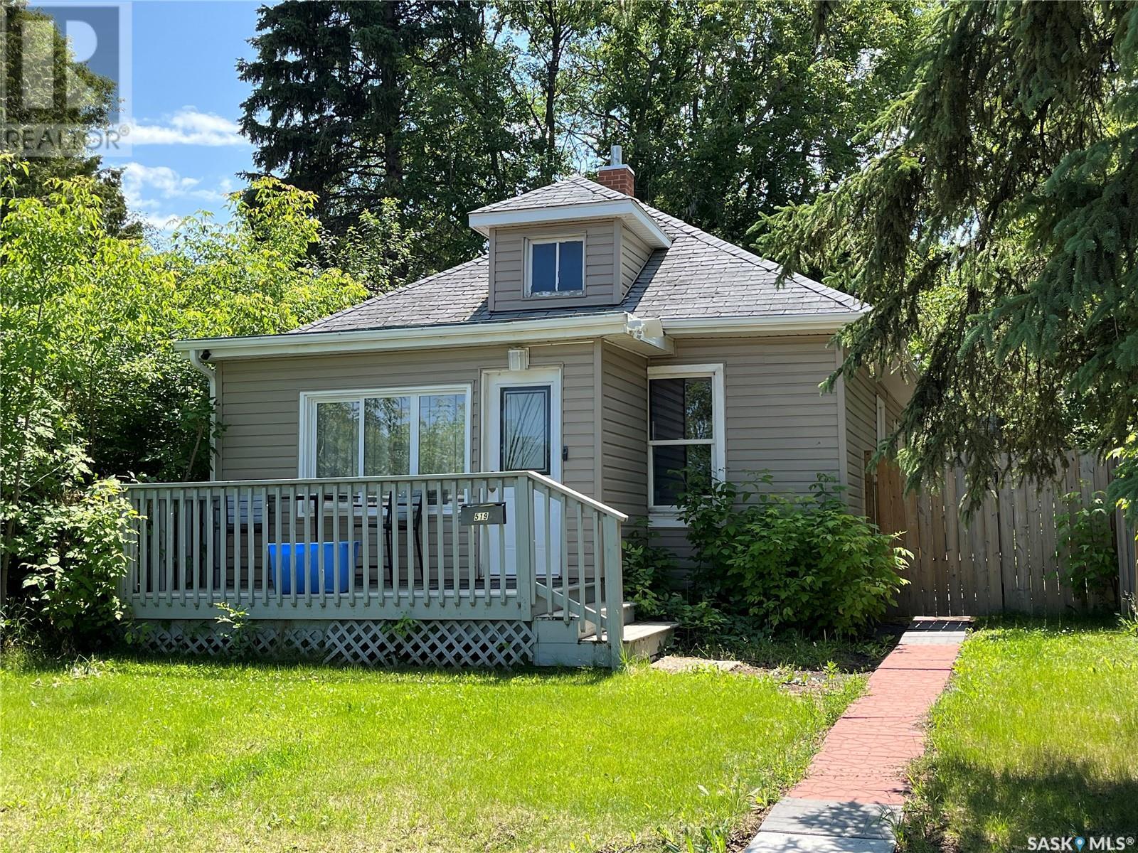 Property at 519 19th STREET E image 1