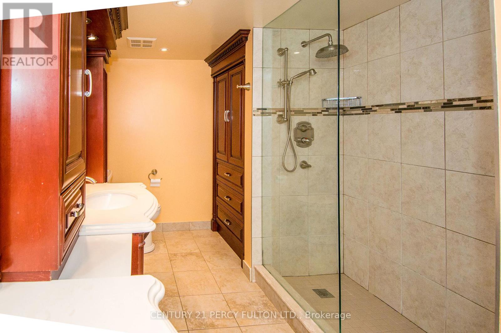 2105 - 5 Concorde Place, Toronto, Ontario  M3C 3M8 - Photo 8 - C12294828