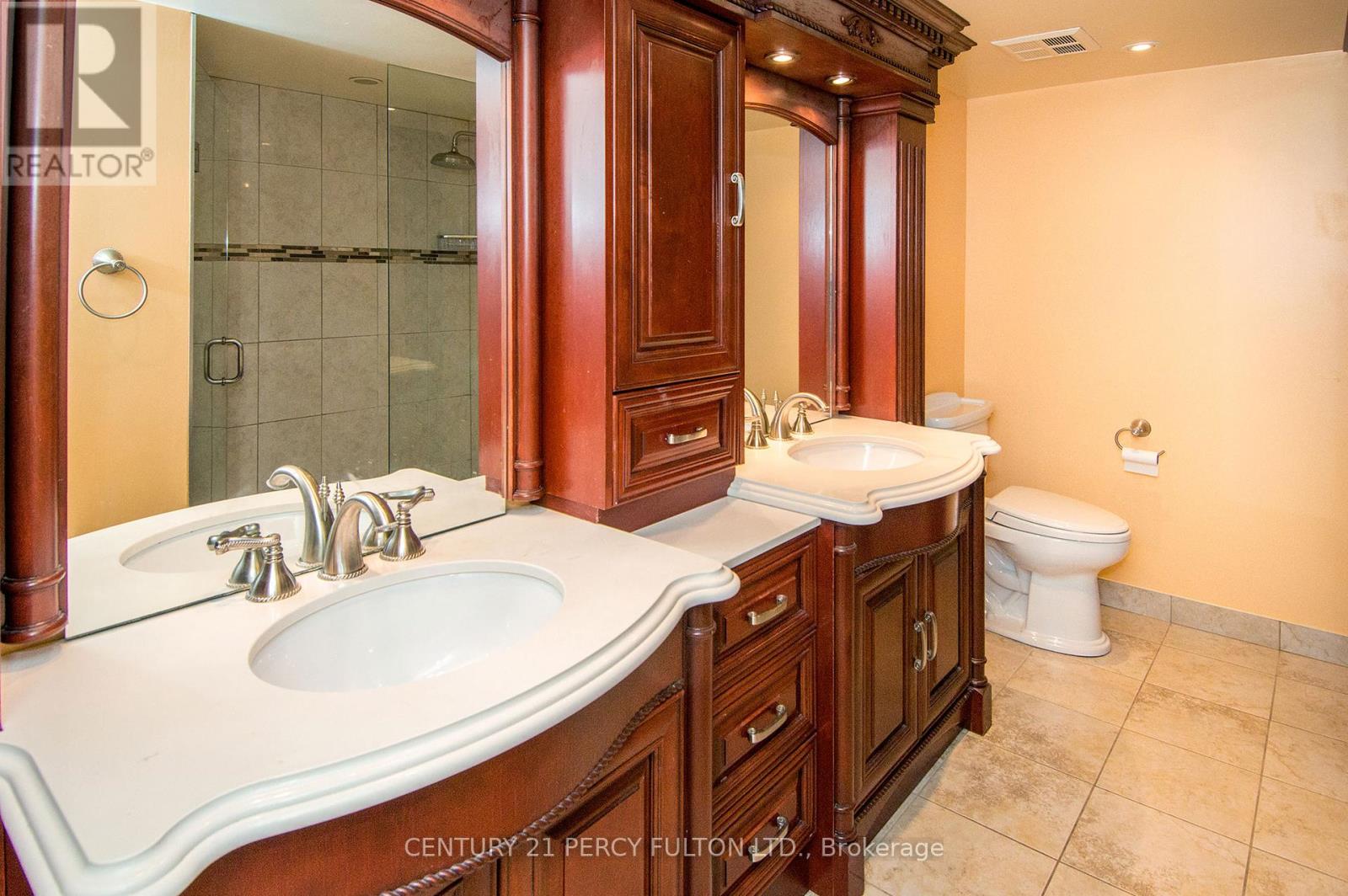 2105 - 5 Concorde Place, Toronto, Ontario  M3C 3M8 - Photo 9 - C12294828