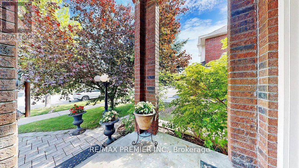 Property at 215 DRUMMOND DRIVE image 4