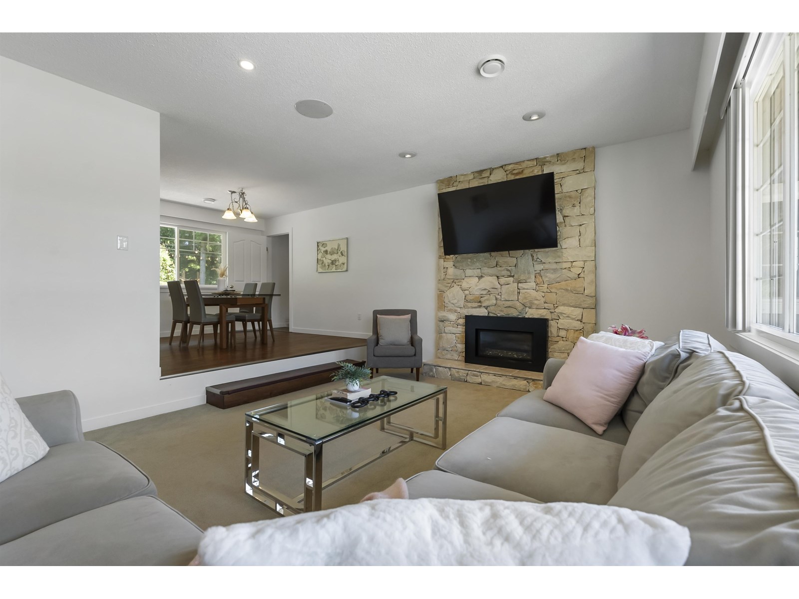 Property at 5564 238 STREET image 4