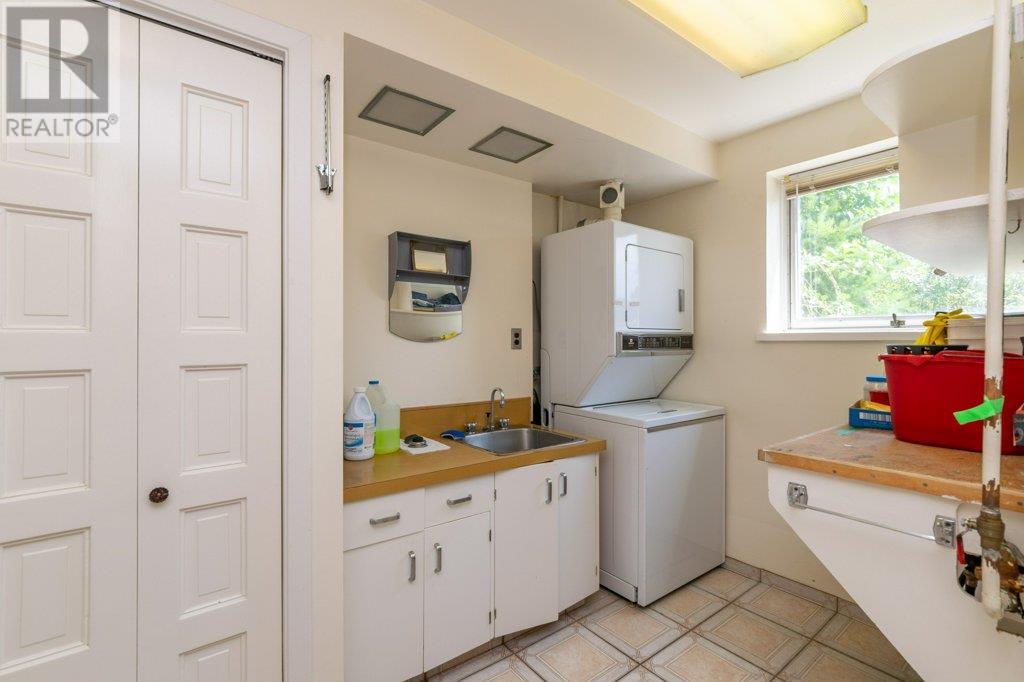 5245 Chasey Road, Celista, British Columbia  V0E 1M6 - Photo 10 - 10356633