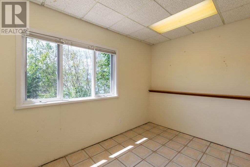 5245 Chasey Road, Celista, British Columbia  V0E 1M6 - Photo 7 - 10356633