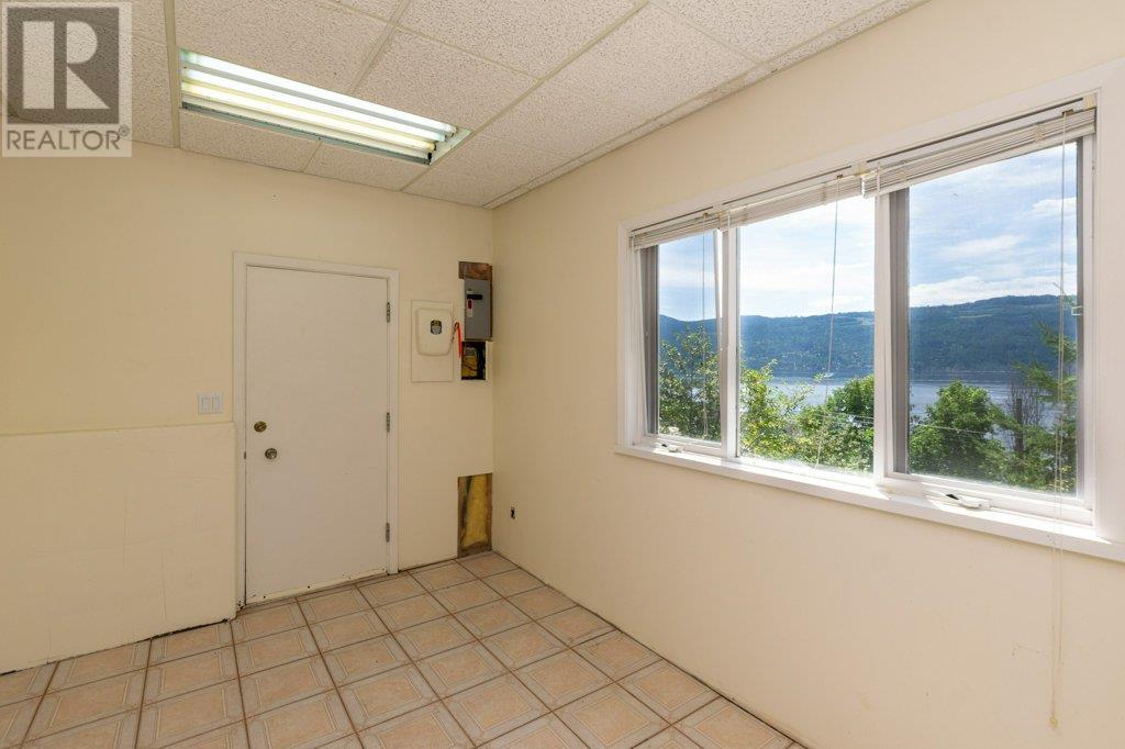 5245 Chasey Road, Celista, British Columbia  V0E 1M6 - Photo 9 - 10356633