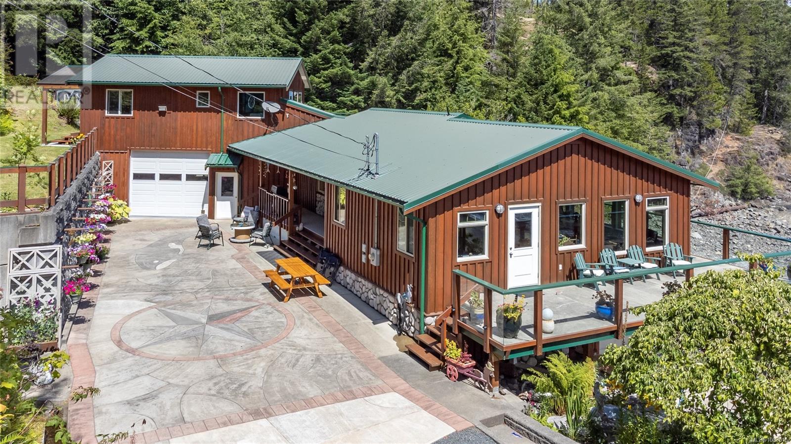 23 Sayward Rd, Sayward, British Columbia