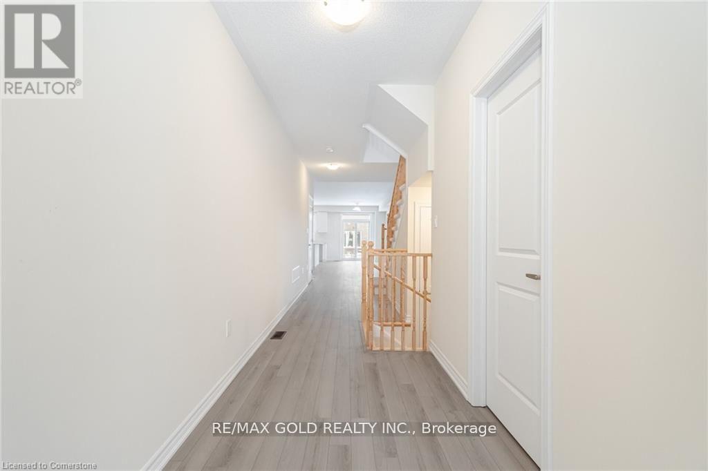109 Molozzi Street, Erin, Ontario  N0B 1T0 - Photo 5 - X12295201