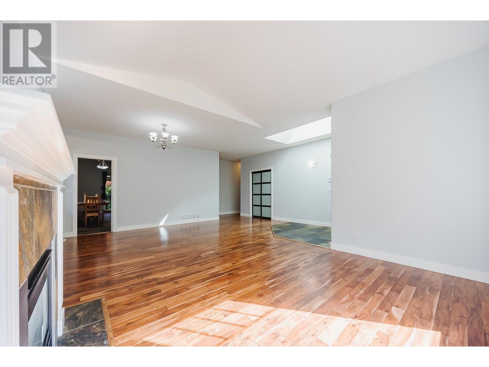 21067 Stonehouse Avenue, Maple Ridge, British Columbia  V2X 8C4 - Photo 4 - R3028717