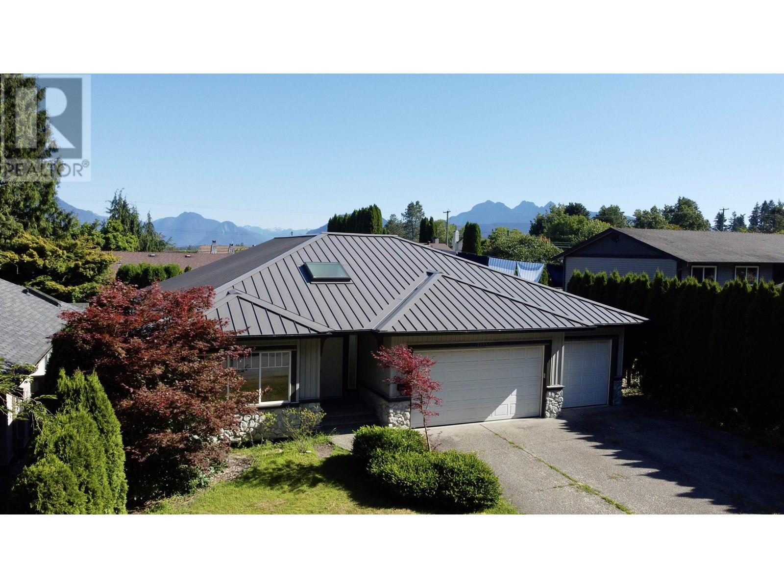 21067 Stonehouse Avenue, Maple Ridge, British Columbia  V2X 8C4 - Photo 1 - R3028717
