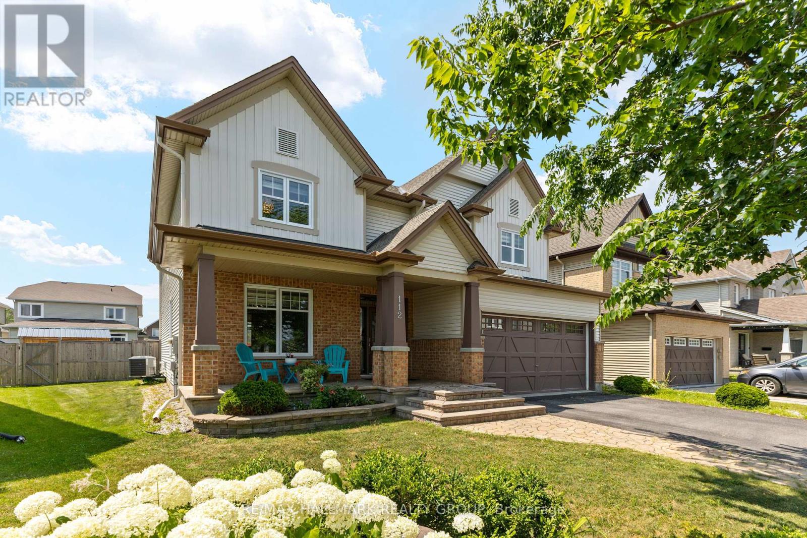 Property at 112 GRACEWOOD CRESCENT image 2