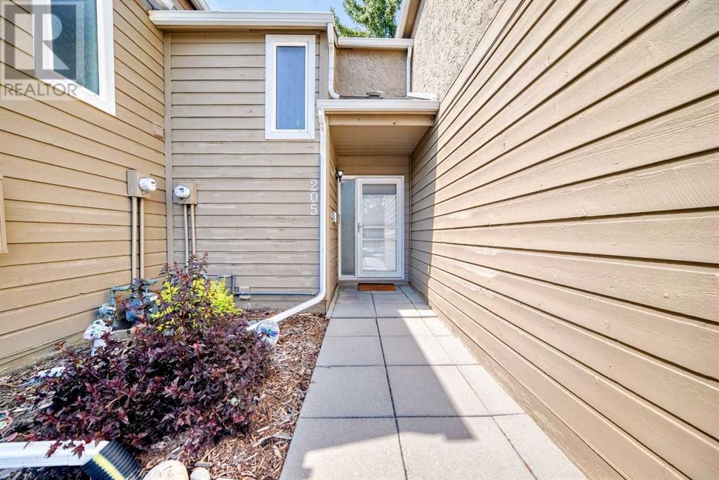 Property at 205, 829 Coach Bluff Crescent SW image 2