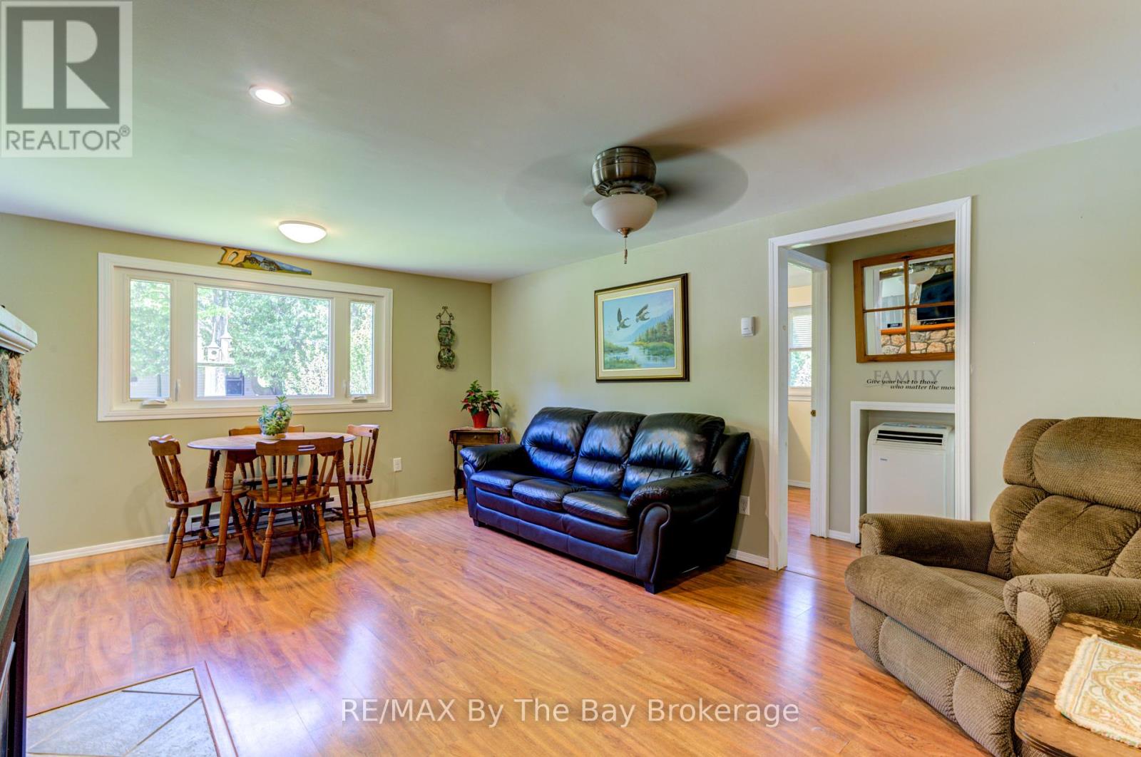 1105 Shore Lane, Wasaga Beach, Ontario  L9Z 1Z8 - Photo 17 - S12246251