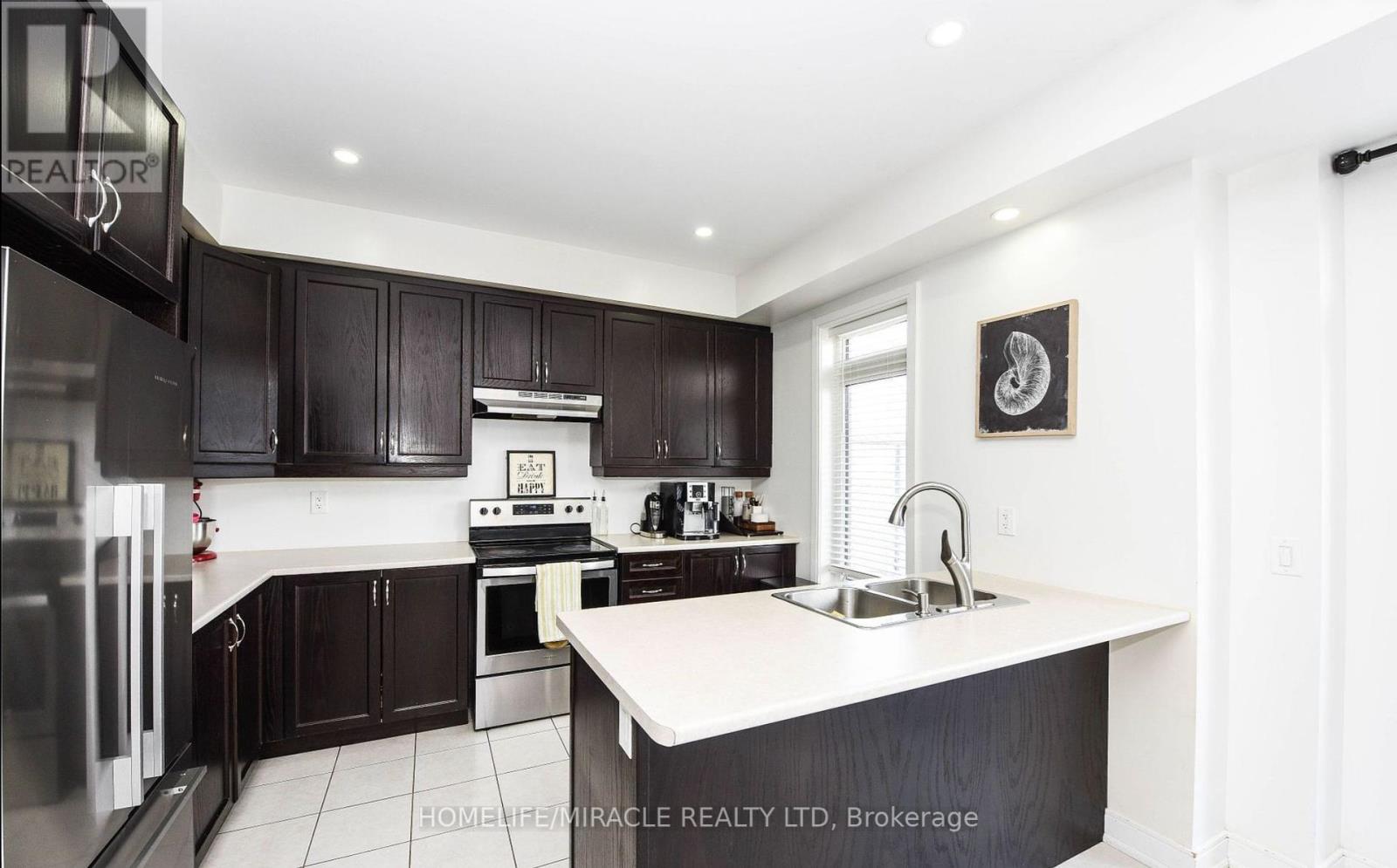 333 Veterans Drive, Brampton, Ontario  L7A 4W2 - Photo 13 - W12295297
