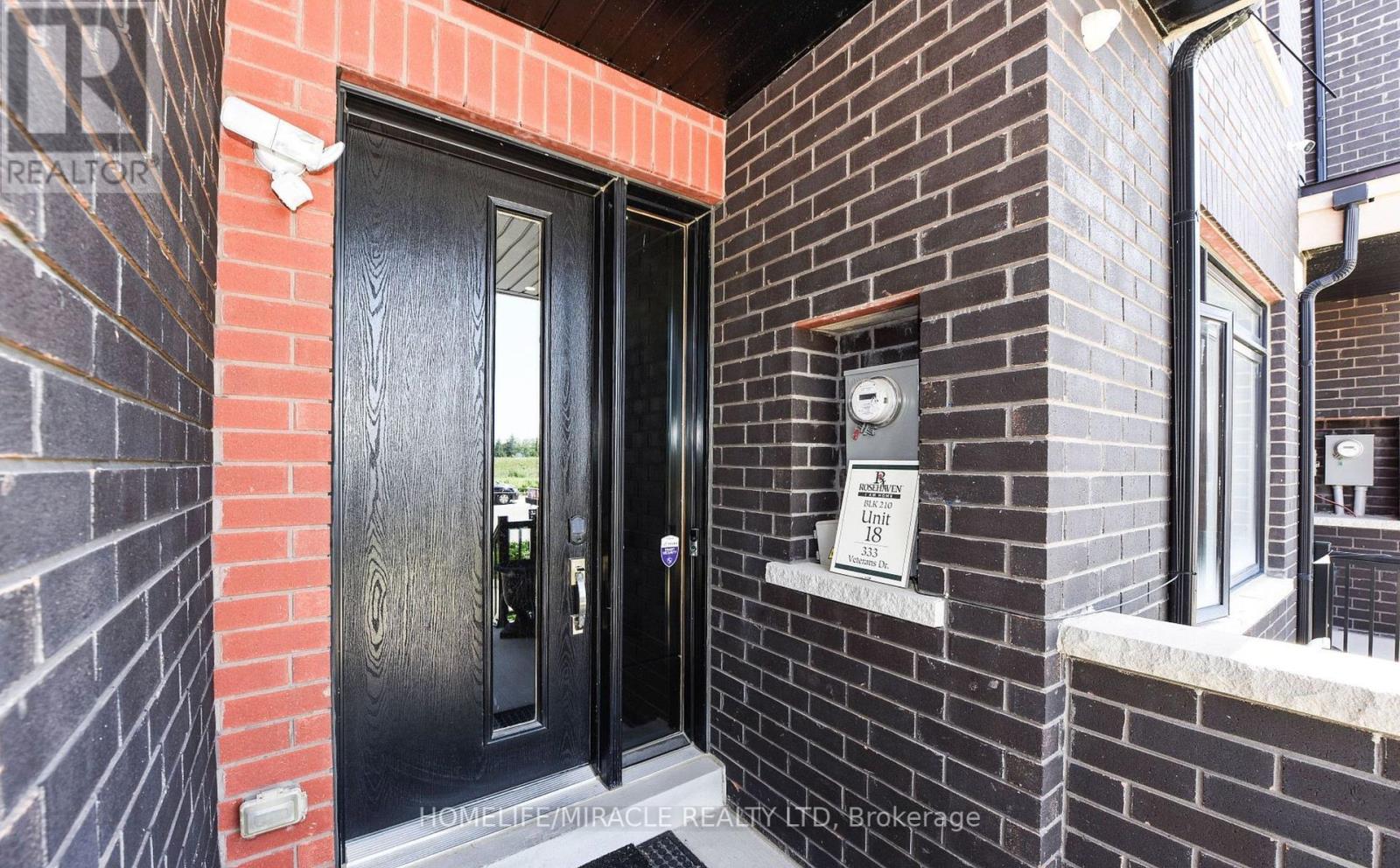 333 Veterans Drive, Brampton, Ontario  L7A 4W2 - Photo 3 - W12295297