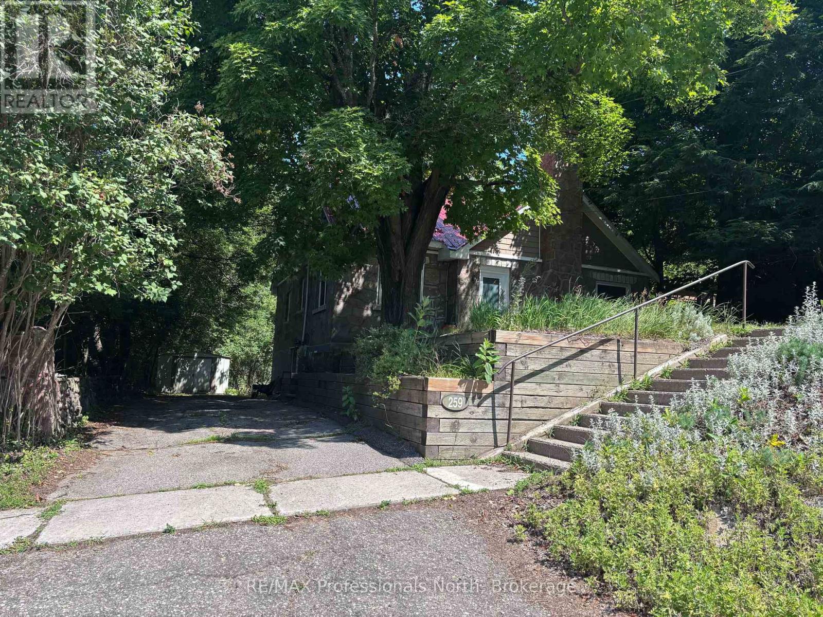 259 Highland Street, Dysart Et Al, Ontario  K0M 1S0 - Photo 3 - X12295309