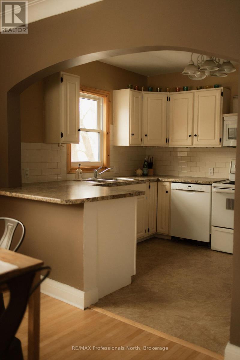 259 Highland Street, Dysart Et Al, Ontario  K0M 1S0 - Photo 7 - X12295309