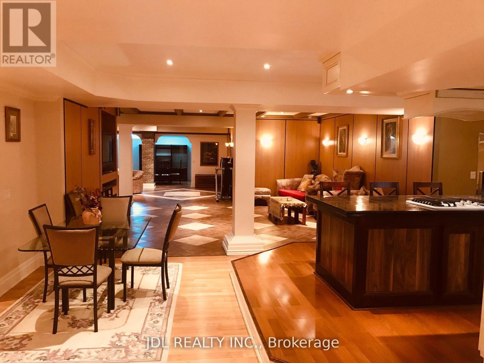15 LAKE WOODS DRIVE, Whitchurch-Stouffville, Ontario