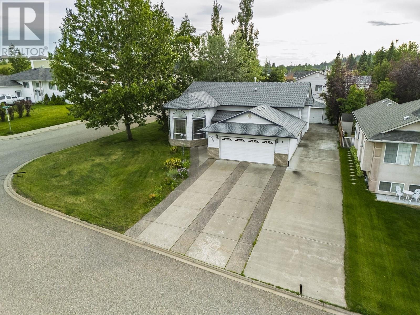 Property at 6831 WESTMOUNT DRIVE image 2