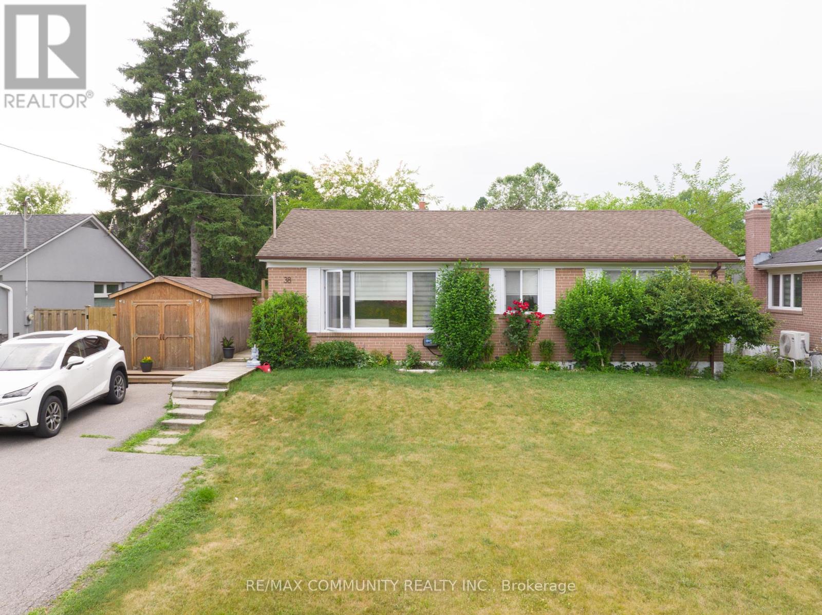 38 Hiley Avenue, Ajax, Ontario  L1S 6H5 - Photo 1 - E12295317