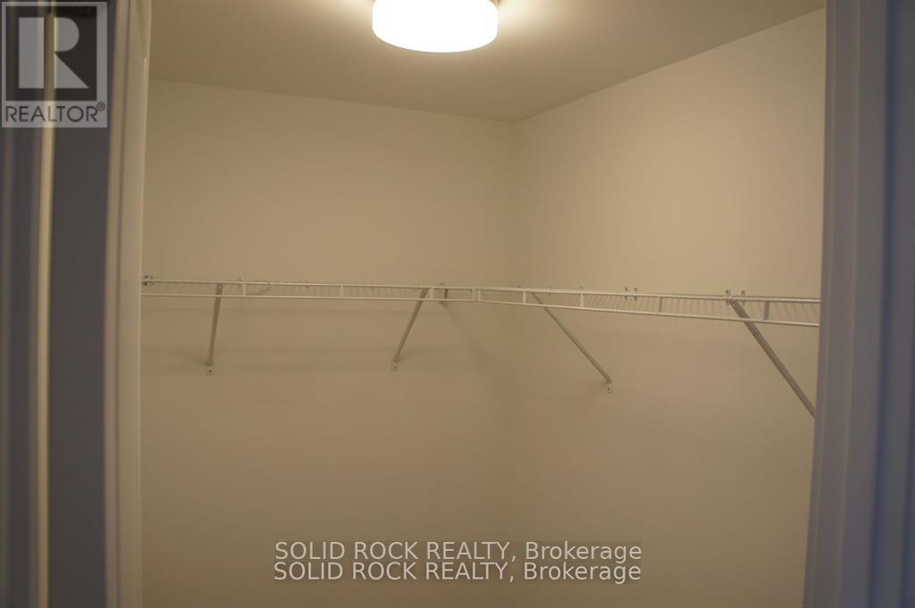 1 - 4035 Hickory Drive, Mississauga, Ontario  L4W 1L1 - Photo 12 - W12295336