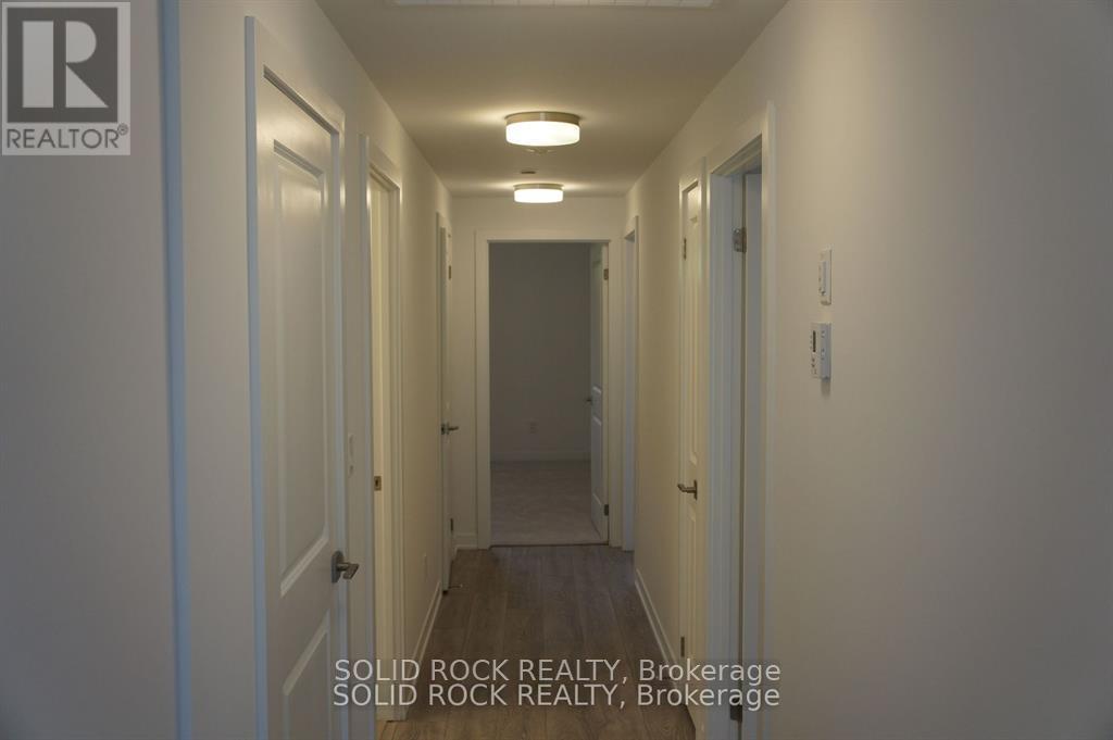 1 - 4035 Hickory Drive, Mississauga, Ontario  L4W 1L1 - Photo 6 - W12295336